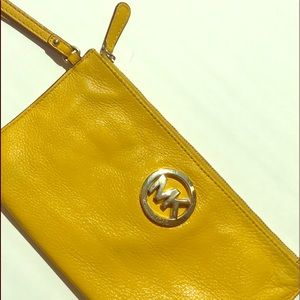 Michael Kors Fulton Wristlet